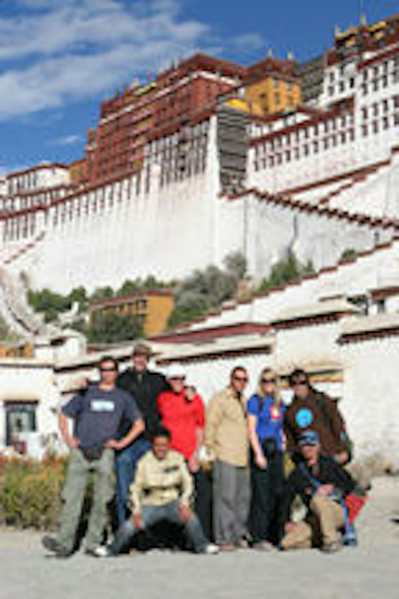 En internasjonal ekspedisjon skal padle Tibets høye elver. Mariann Sæther er med på laget. En internasjonal ekspedisjon skal padle Tibets høye elver. Mariann Sæther er med på laget.