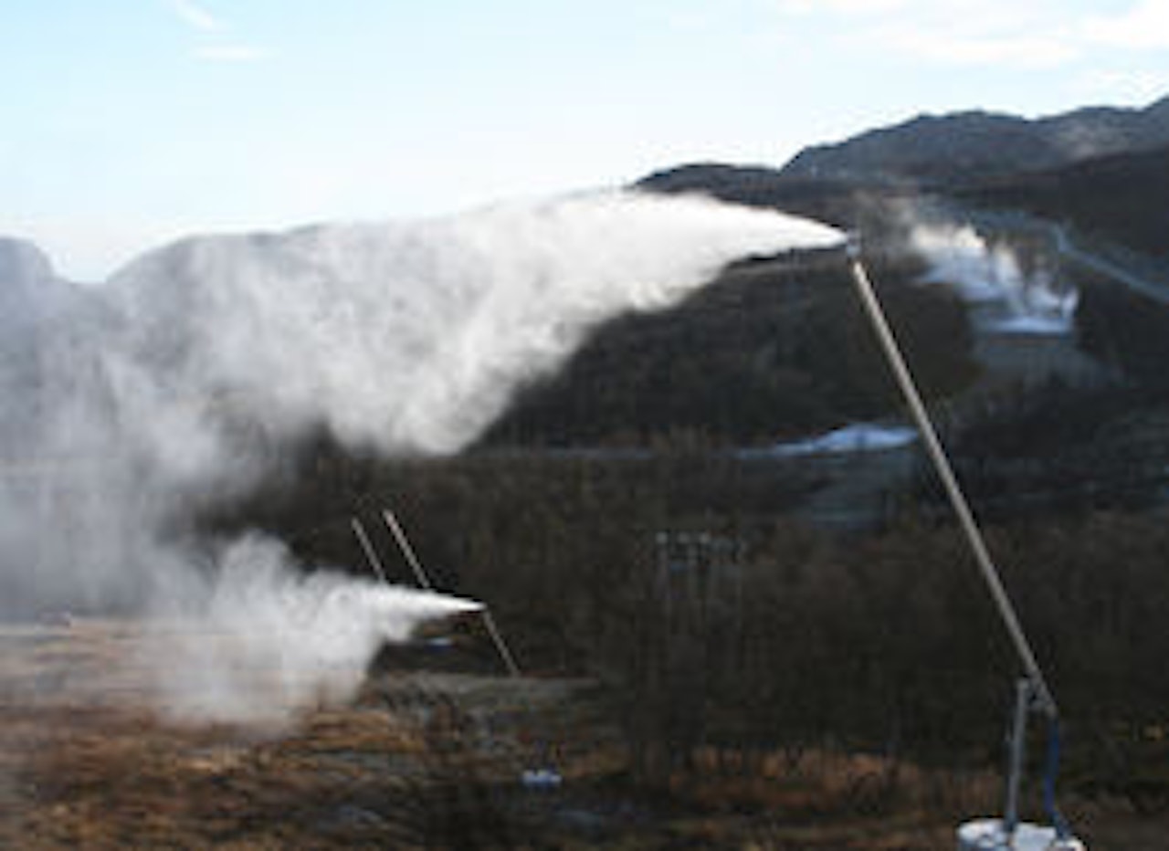 Om ikke lenge settes snokanonene i gang for fullt i Hemsedal. Om ikke lenge settes snokanonene i gang for fullt i Hemsedal.