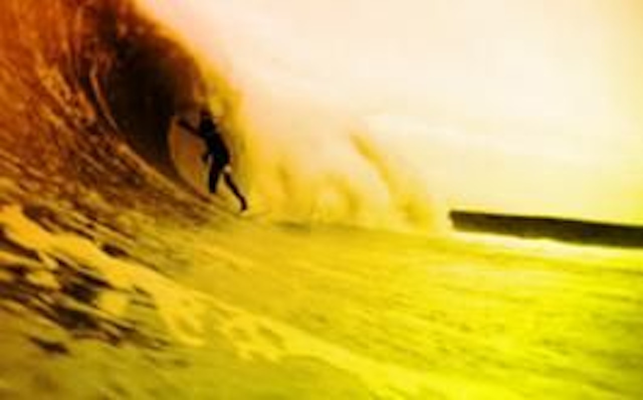 Med noen av verdens beste surfefotografer skal Norges bølger og kystkultur dokumenteres