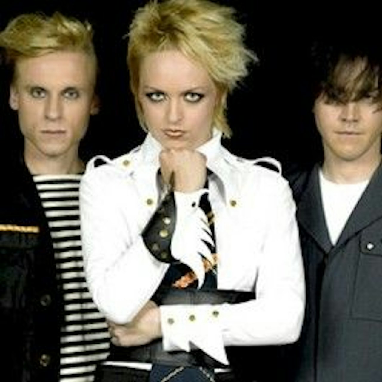 Surferosa spiller under Fjellsportfestivalen i Sogndal. Surferosa spiller under Fjellsportfestivalen i Sogndal.