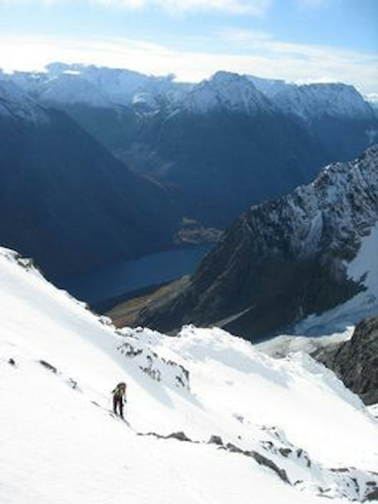 Lyngen er i ferd med å ønske Gry-Hege Kviteberg velkommen. Lyngen er i ferd med å ønske Gry-Hege Kviteberg velkommen.