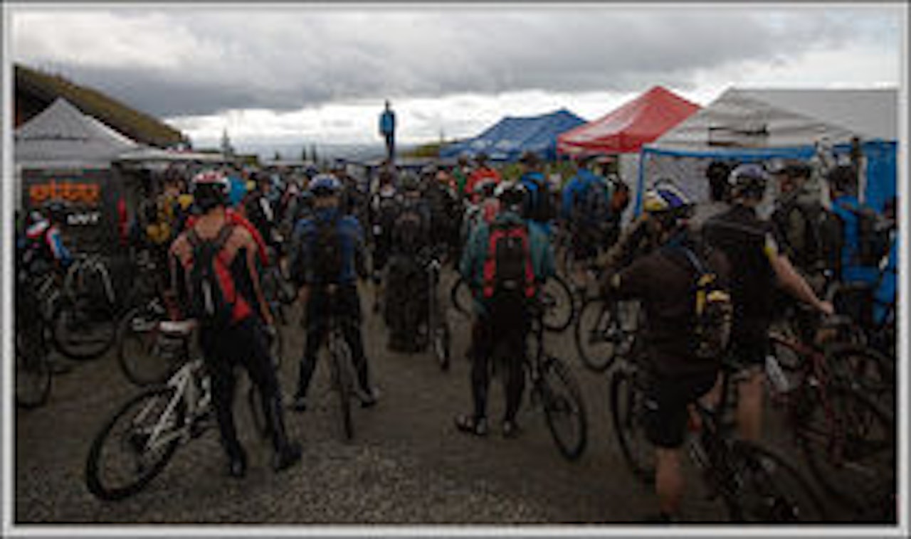 MANNSTERKT: Hele 300 terrengsykkelentusiuaster deltok på arrangementet Utflukt. Foto: Geir Kjosavik MANNSTERKT: Hele 300 terrengsykkelentusiuaster deltok på arrangementet Utflukt. Foto: Geir Kjosavik