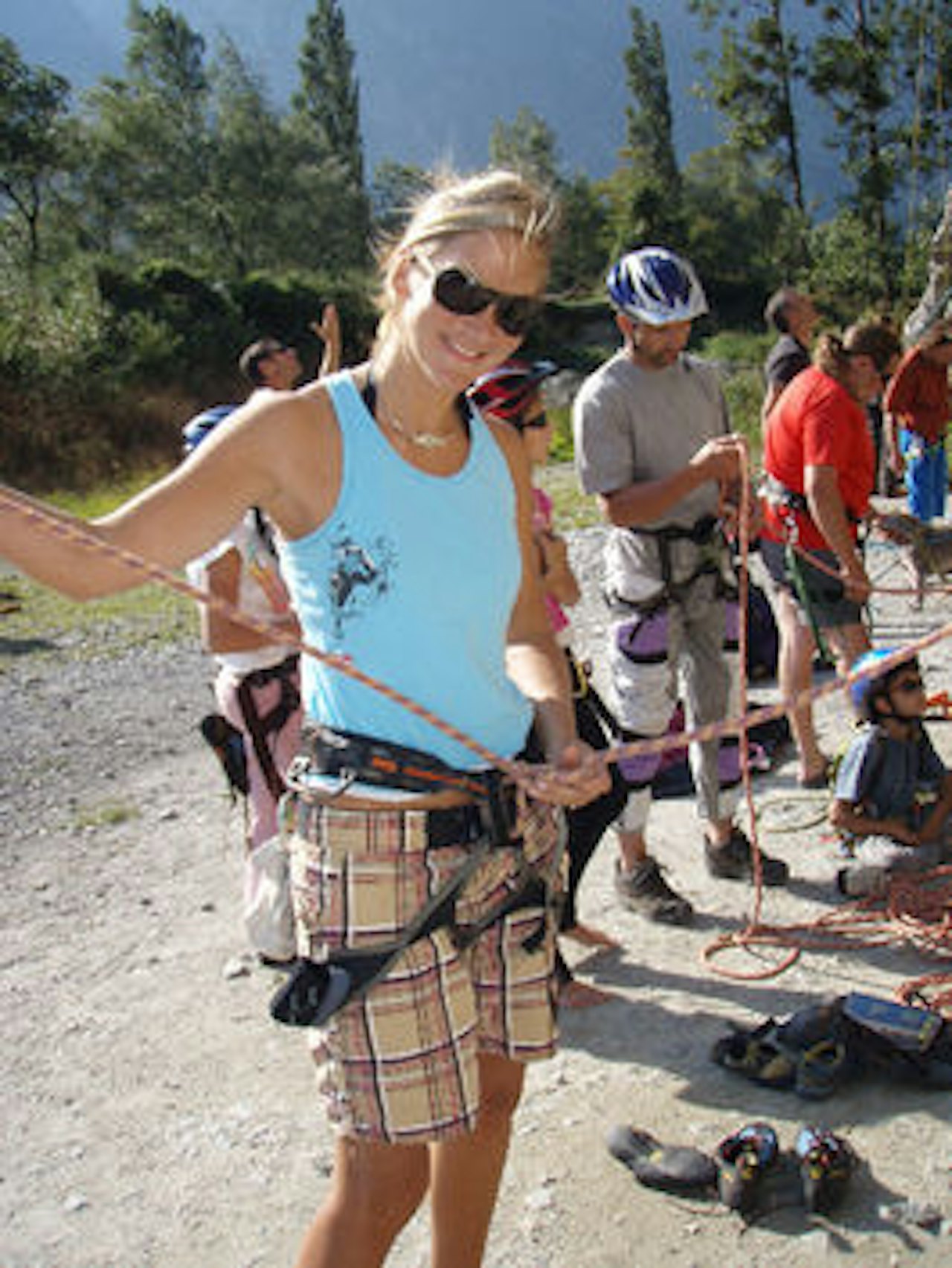 Karina Hollekim klatrer kun et år etter at legene sa at hun aldri ville kunne gå igjen. Foto: Privat Karina Hollekim klatrer kun et år etter at legene sa at hun aldri ville kunne gå igjen. Foto: Privat