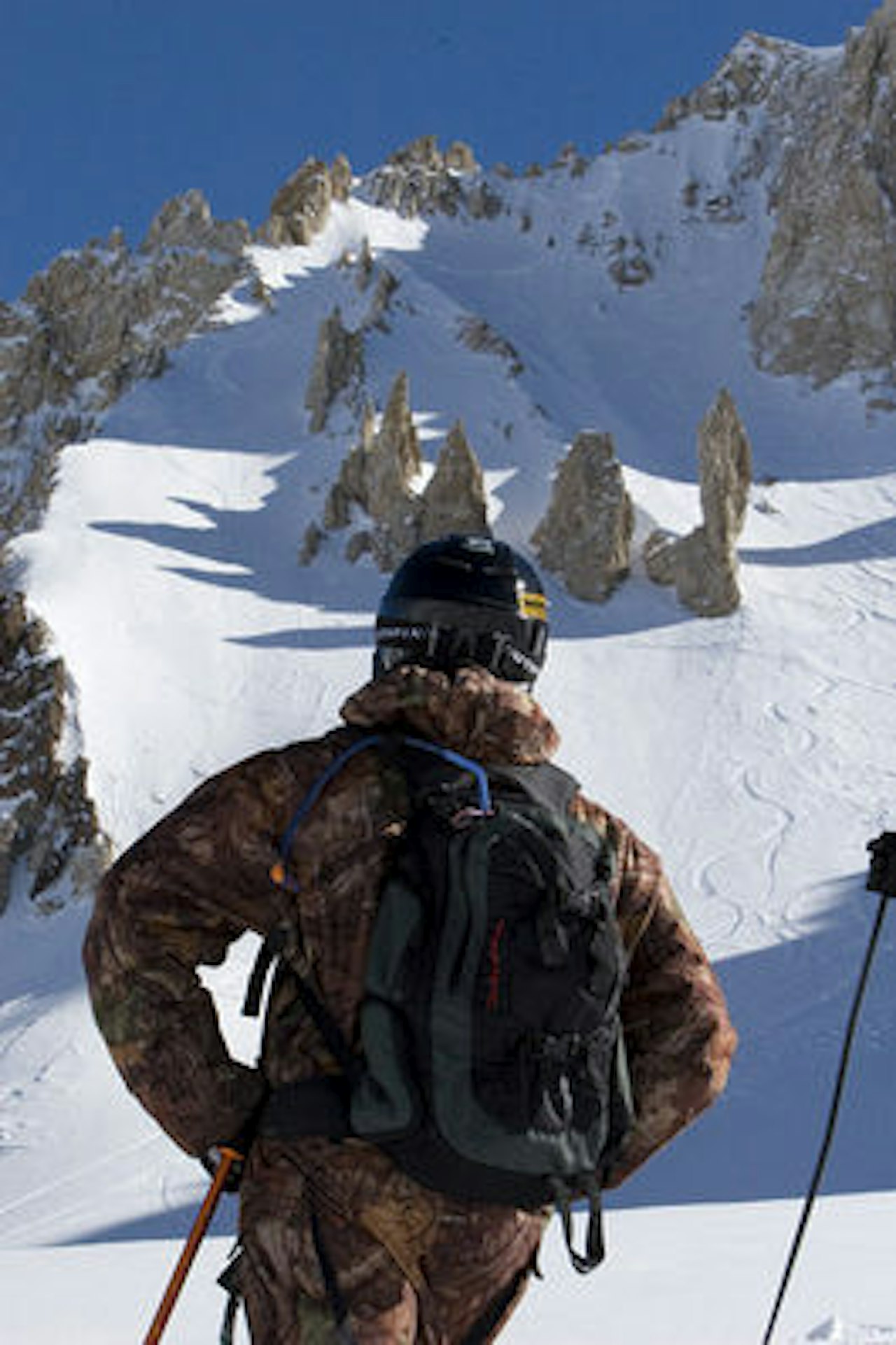 LAS LENAS: 1200 høydemeter fra topp til bunn. Og det er før man har begynt å gå. Foto: Hans P. Hval LAS LENAS: 1200 høydemeter fra topp til bunn. Og det er før man har begynt å gå. Foto: Hans P. Hval
