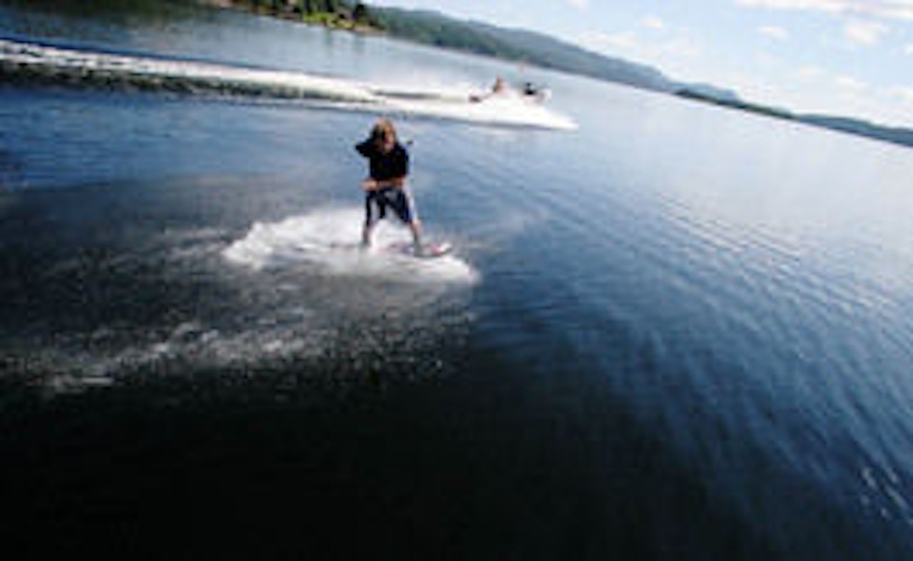 Egil Furre er aktuell med wakeboardfilmen Equilibrium. Egil Furre er aktuell med wakeboardfilmen Equilibrium.