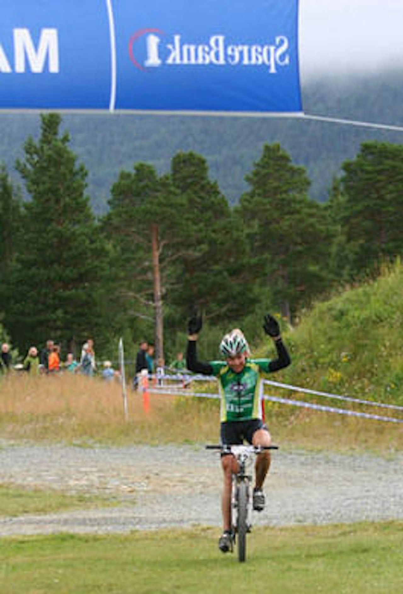SEIERHERRE: Lars Ragnar Manegnen tok en overlegen seier i Sykkelener'n. SEIERHERRE: Lars Ragnar Manegnen tok en overlegen seier i Sykkelener'n.