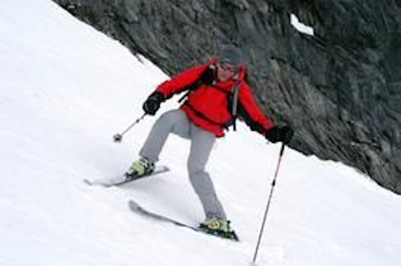 DEMONSTRASJON: Davo Karnicar viser brattkjøringsteknikk under Fri Flyts HighCamp. DEMONSTRASJON: Davo Karnicar viser brattkjøringsteknikk under Fri Flyts HighCamp.