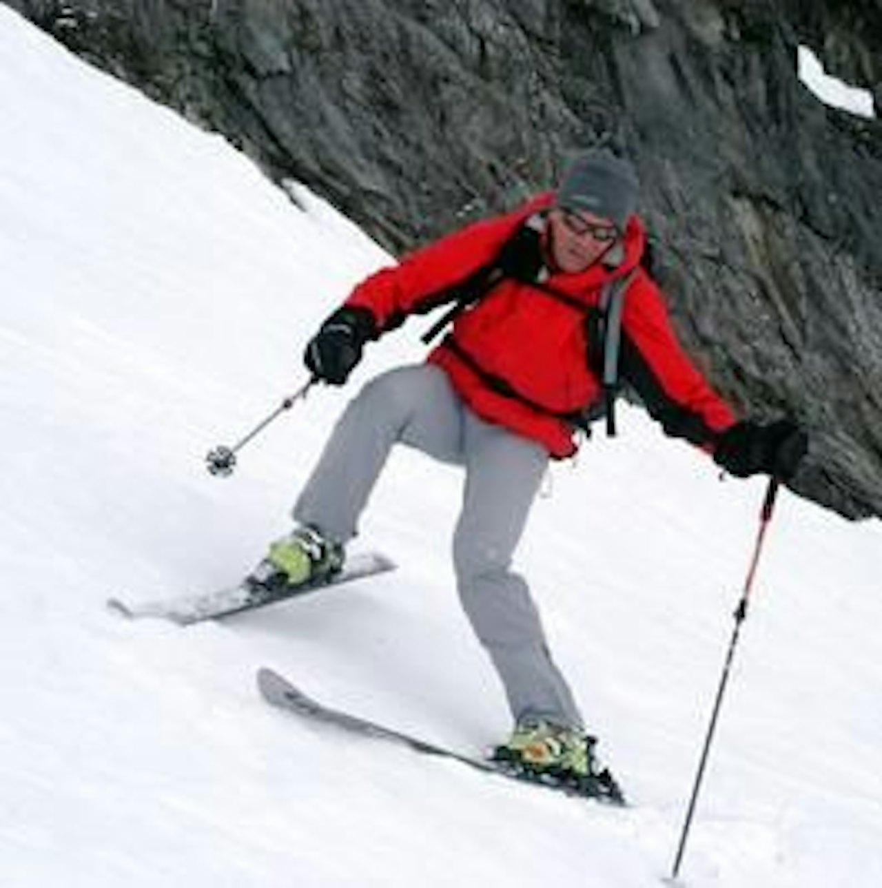 SLIK: Everest-kjører Davo Karnicar viser svingteknikk i bratt lende. SLIK: Everest-kjører Davo Karnicar viser svingteknikk i bratt lende.