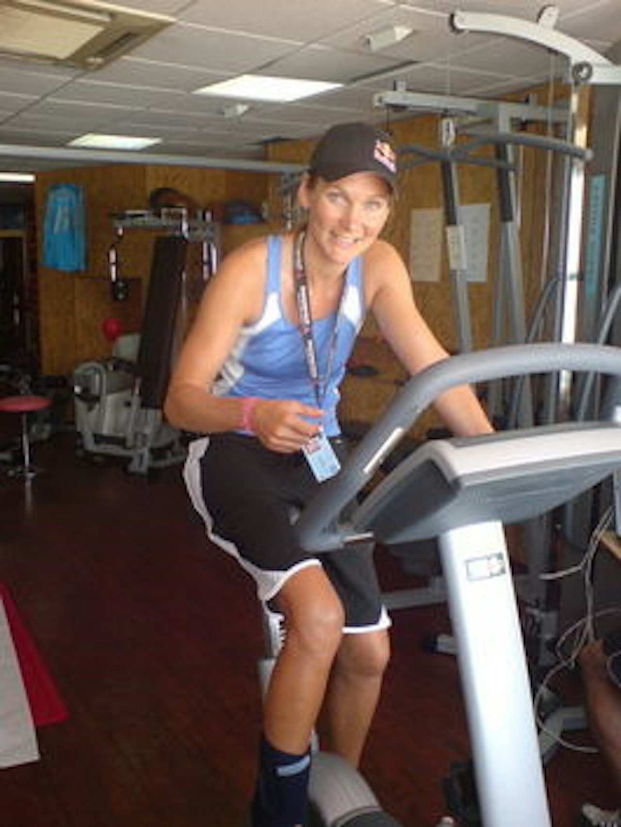 Karina Hollekim har begynt å sykle på en spesiallaget sykkel. Karina Hollekim har begynt å sykle på en spesiallaget sykkel.