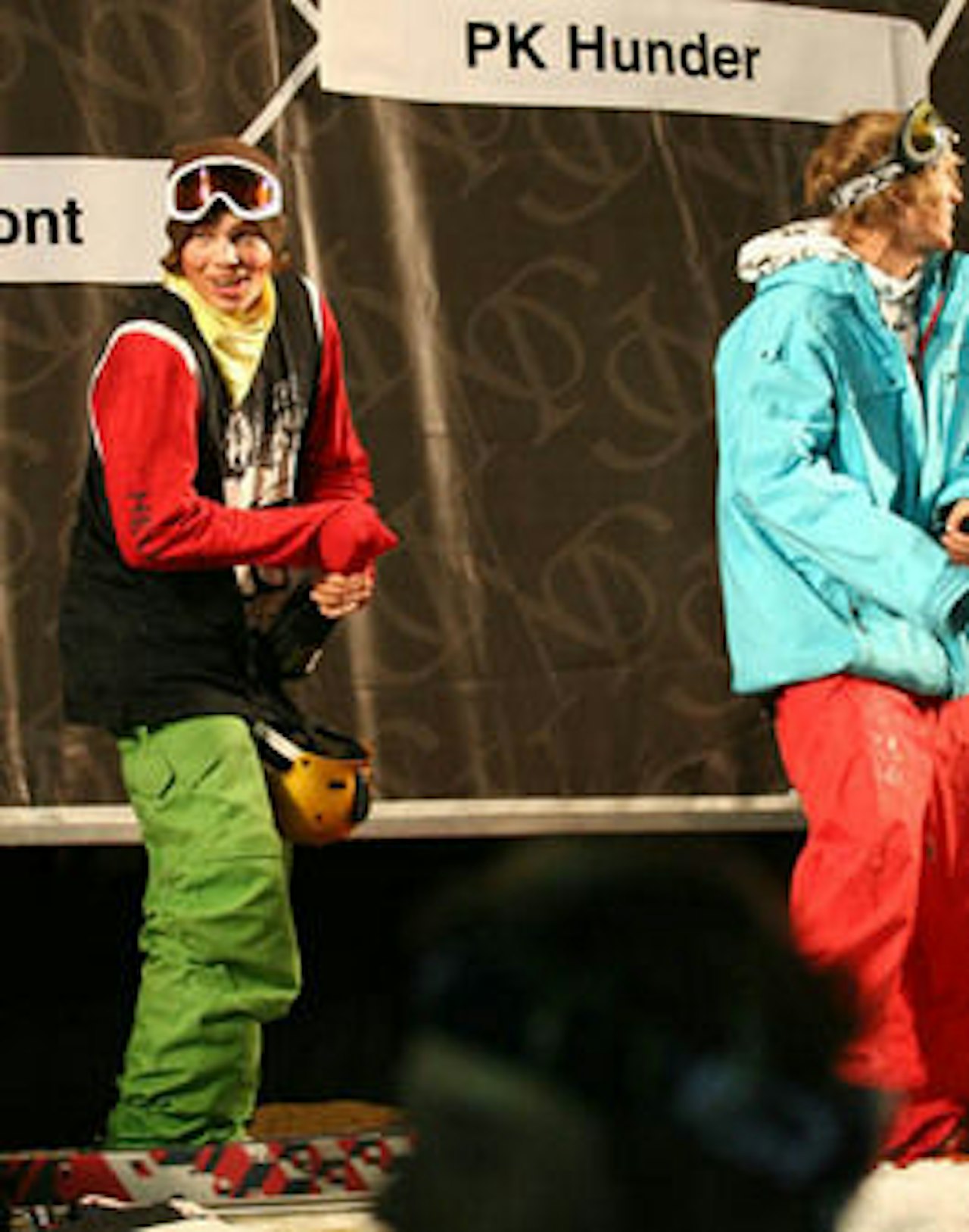 SEIERHERRE: PK Hunder fikk sprute Champagne på Jakob Wester (til høyre). SEIERHERRE: PK Hunder fikk sprute Champagne på Jakob Wester (til høyre).