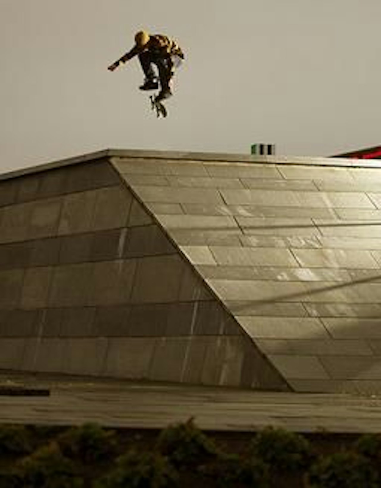 VINNER: Gabriel Engelke gjør hardflip ned i Telenor-banken. Foto: Tommy Solstad VINNER: Gabriel Engelke gjør hardflip ned i Telenor-banken. Foto: Tommy Solstad
