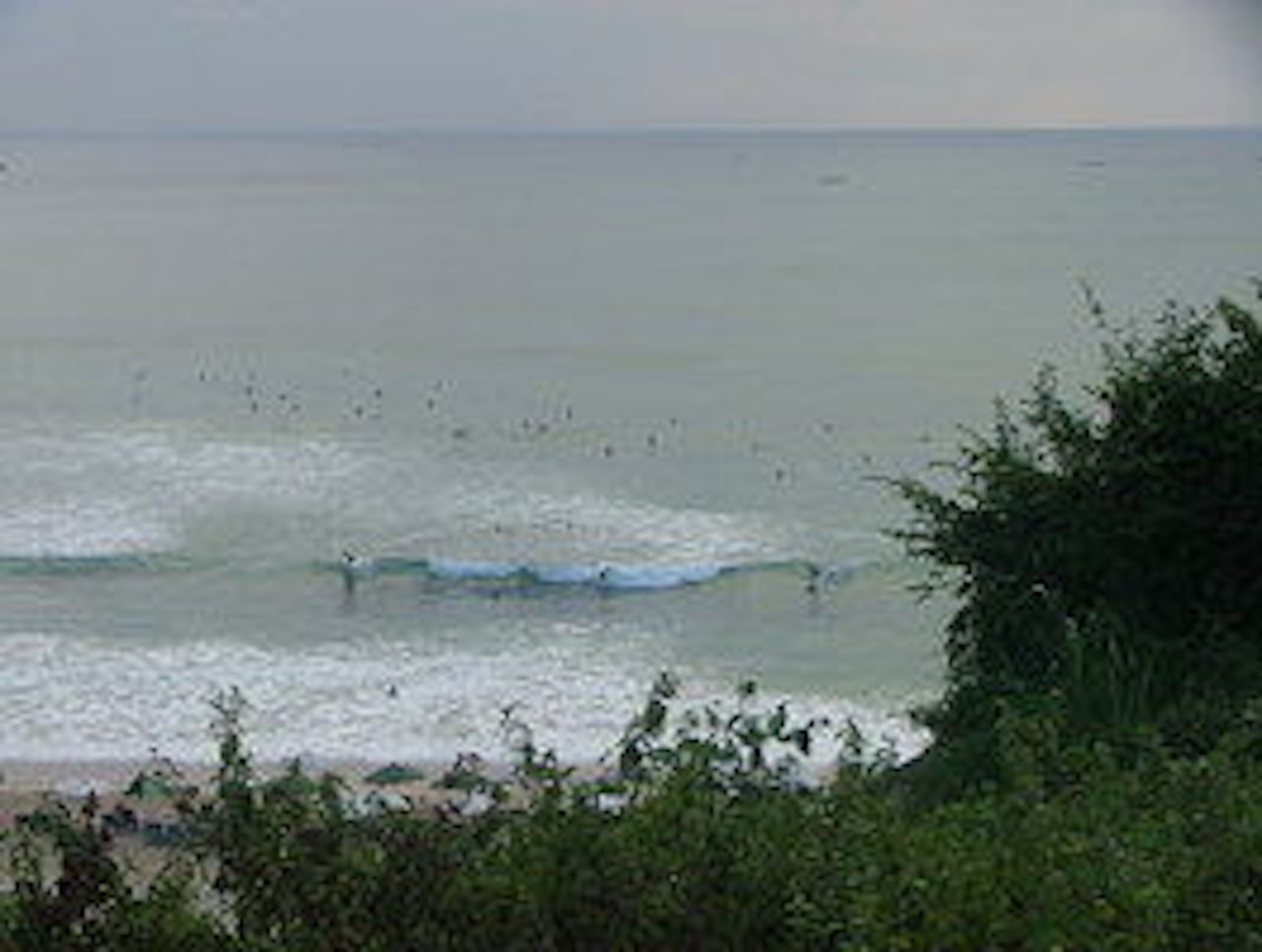 Pakket med folk: Du blir aldri ensom som surfer på Bali. Foto: Morten Bröckermann Pakket med folk: Du blir aldri ensom som surfer på Bali. Foto: Morten Bröckermann
