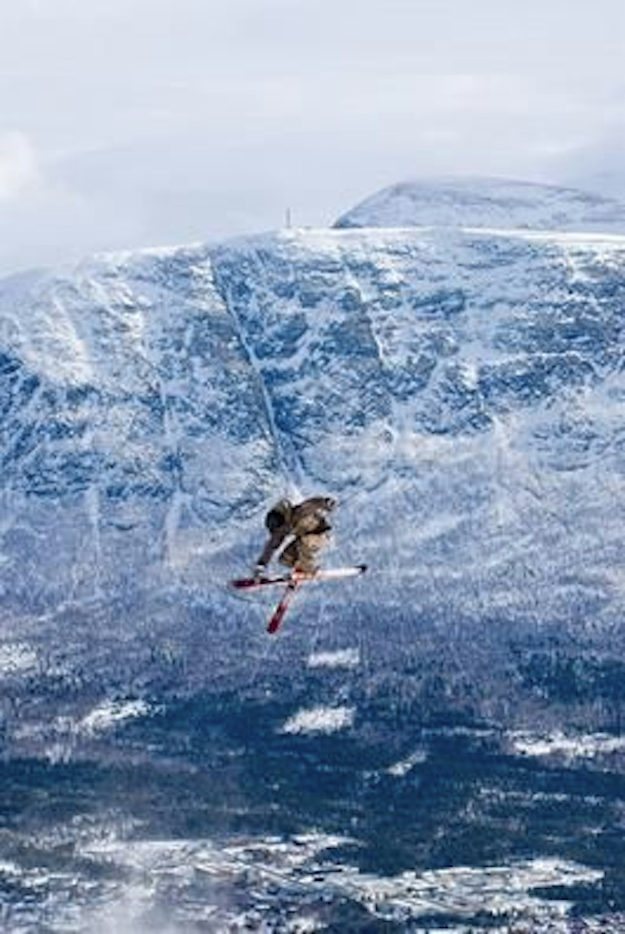 TESTHOPPER: Cato Lægreid fikk testet monsterhoppet i Vangslia på tirsdag. Bilde: Endre Løvaas TESTHOPPER: Cato Lægreid fikk testet monsterhoppet i Vangslia på tirsdag. Bilde: Endre Løvaas