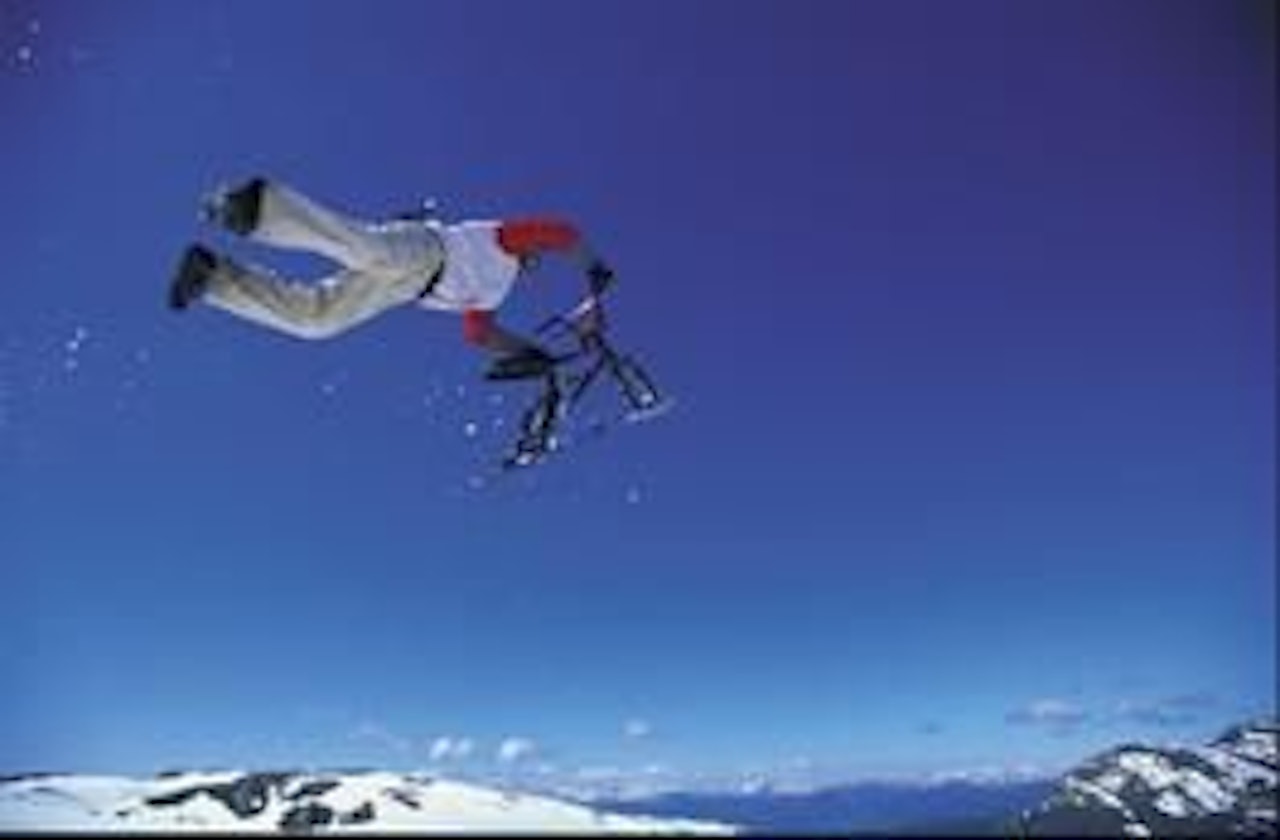 LUFTIG: Syklist Trond Hansen sjekker luftmotstanden på SMX. Foto: Endre Løvaas LUFTIG: Syklist Trond Hansen sjekker luftmotstanden på SMX. Foto: Endre Løvaas
