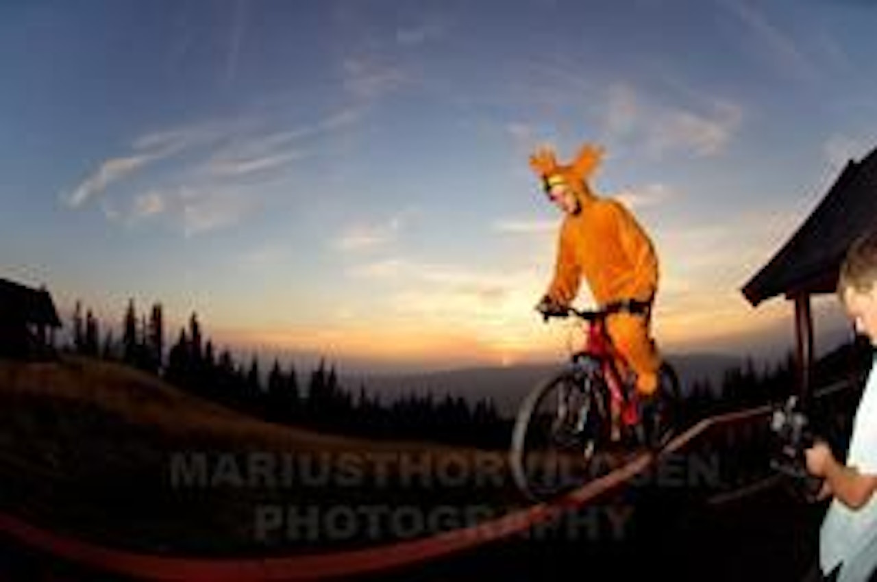 Eirik Totland i solnedgang. Bilde tatt av Marius Thorvildsen Eirik Totland i solnedgang. Bilde tatt av Marius Thorvildsen