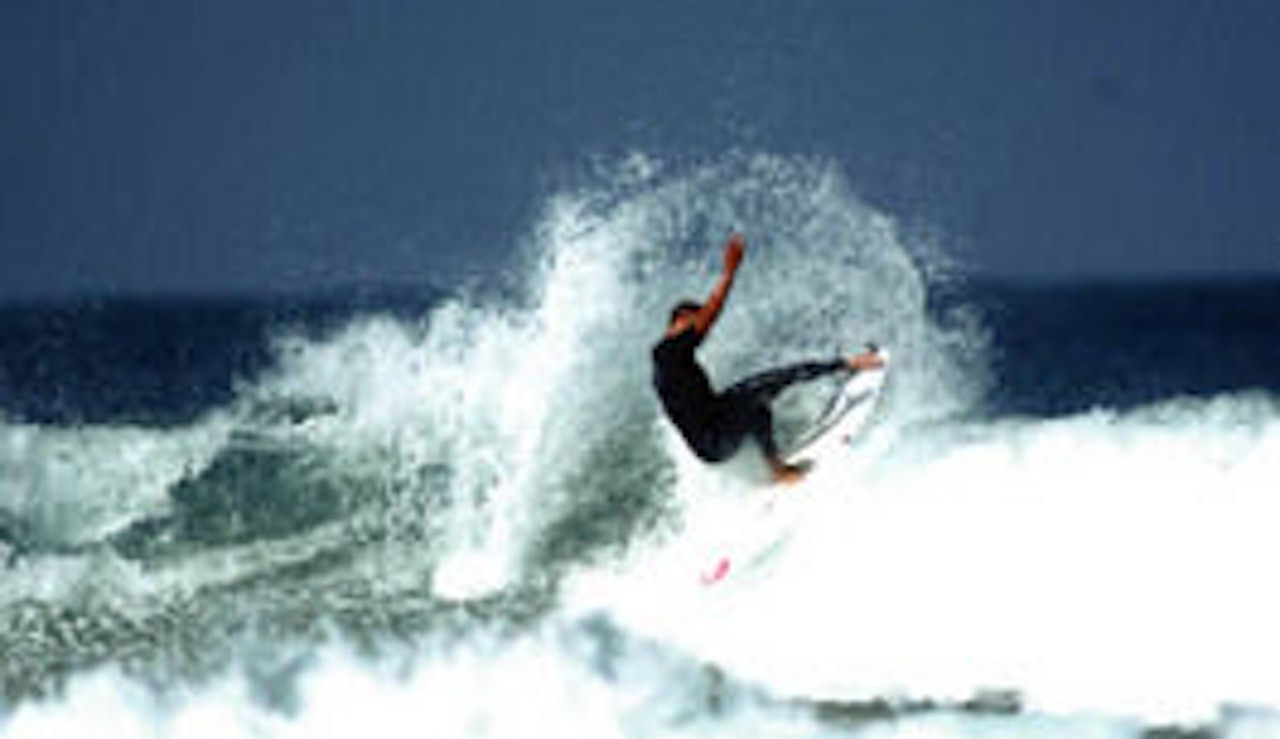 La Point Surf Camp ligger i Ericeira sentrum, bare 30 minutter nord for Lisboa. La Point Surf Camp ligger i Ericeira sentrum, bare 30 minutter nord for Lisboa.