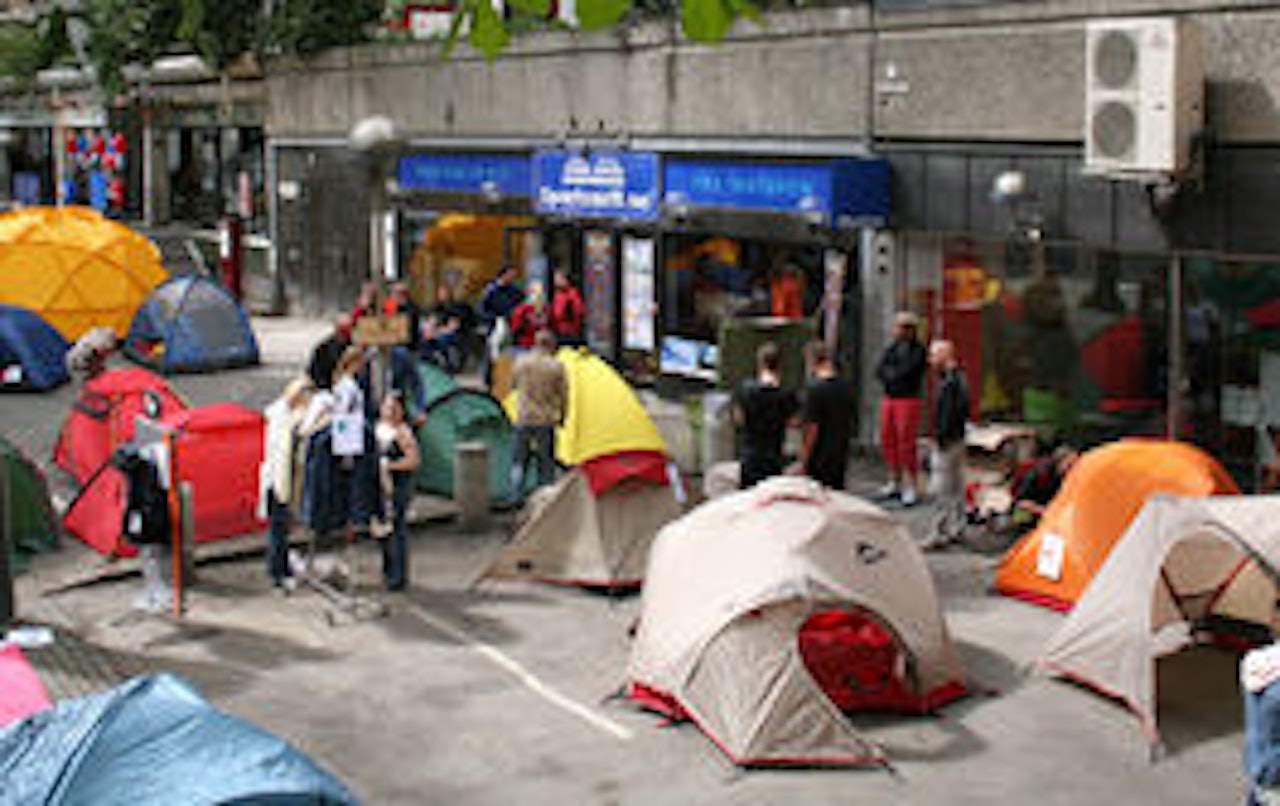 DUKET FOR TELT: Lørdag 16. juni blir det teltby i Parkveien, Oslo. DUKET FOR TELT: Lørdag 16. juni blir det teltby i Parkveien, Oslo.