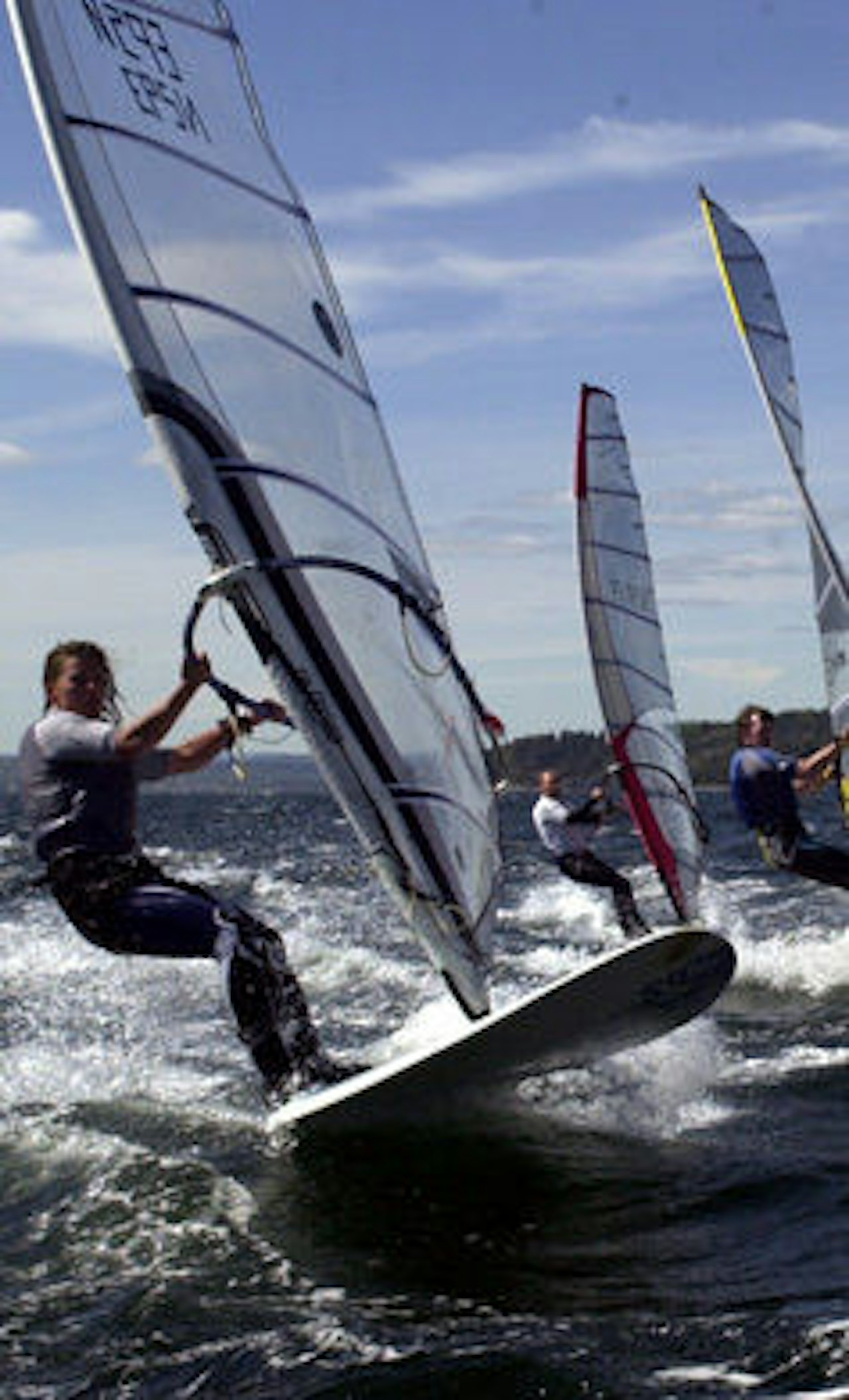 Juniorkomitéene i Norsk Brettseilerklubb håper på flere rekrutter med nye tiltak. Juniorkomitéene i Norsk Brettseilerklubb håper på flere rekrutter med nye tiltak.