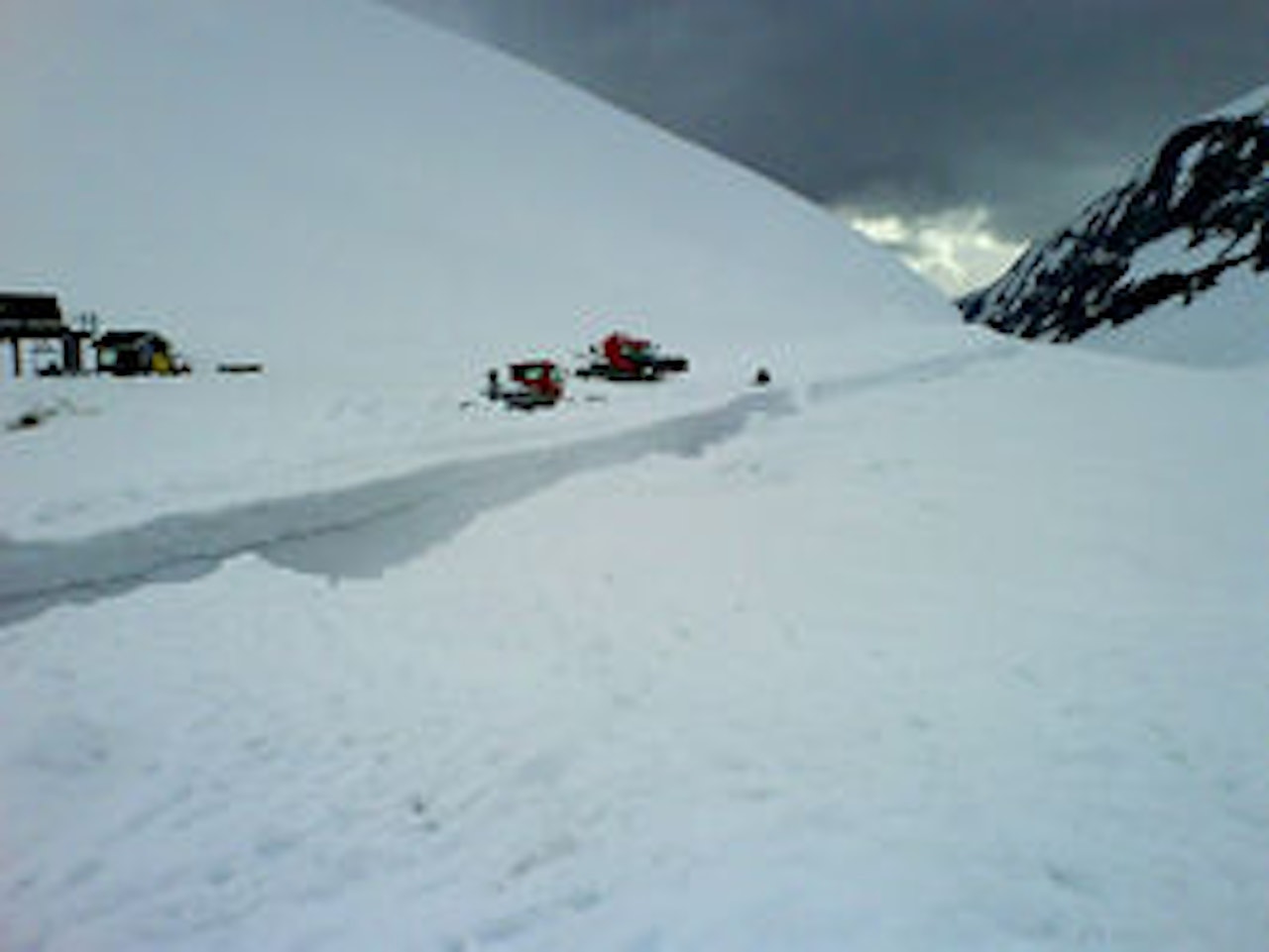 Slik ser det ut fra kafeen. Mer enn nok snø, uten tvil. Slik ser det ut fra kafeen. Mer enn nok snø, uten tvil.