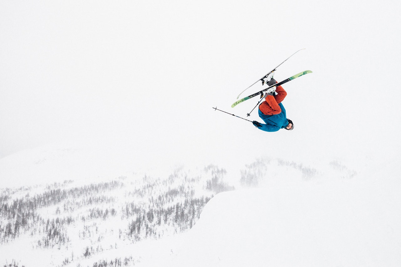 ERFAREN: I ett år har Sondre Lindkjølen brukt buksen og jakken med den nye membranen Gore Tex C-knit i ett år, og nå er supertesterens grundige testrapport klar. Foto: Bård Basberg ERFAREN: I ett år har Sondre Lindkjølen brukt buksen og jakken med den nye membranen Gore Tex C-knit i ett år, og nå er supertesterens grundige testrapport klar. Foto: Bård Basberg