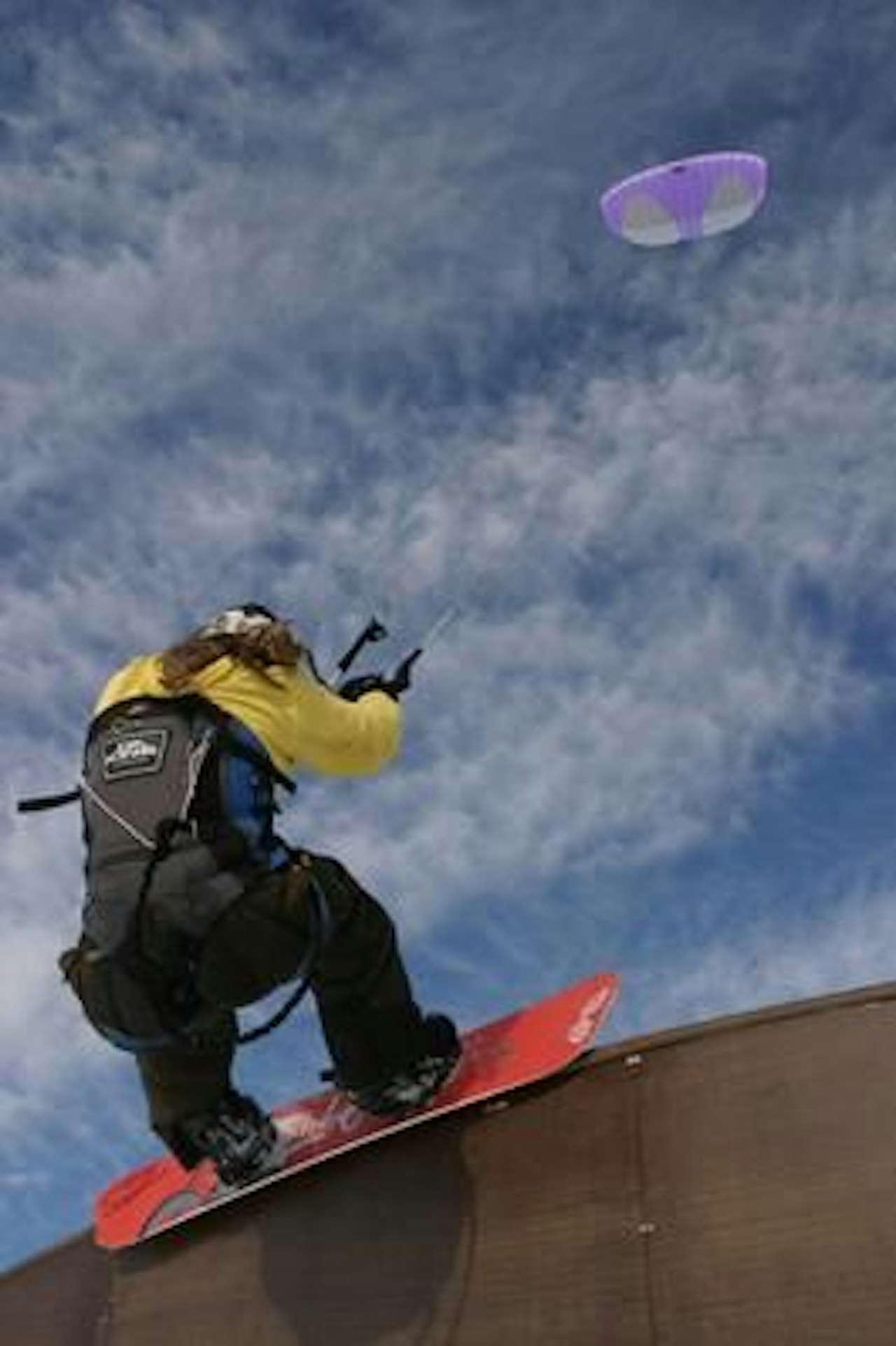 Michael Regnier railer rainbowen i Havsdalshovda kiteterrengpark Michael Regnier railer rainbowen i Havsdalshovda kiteterrengpark