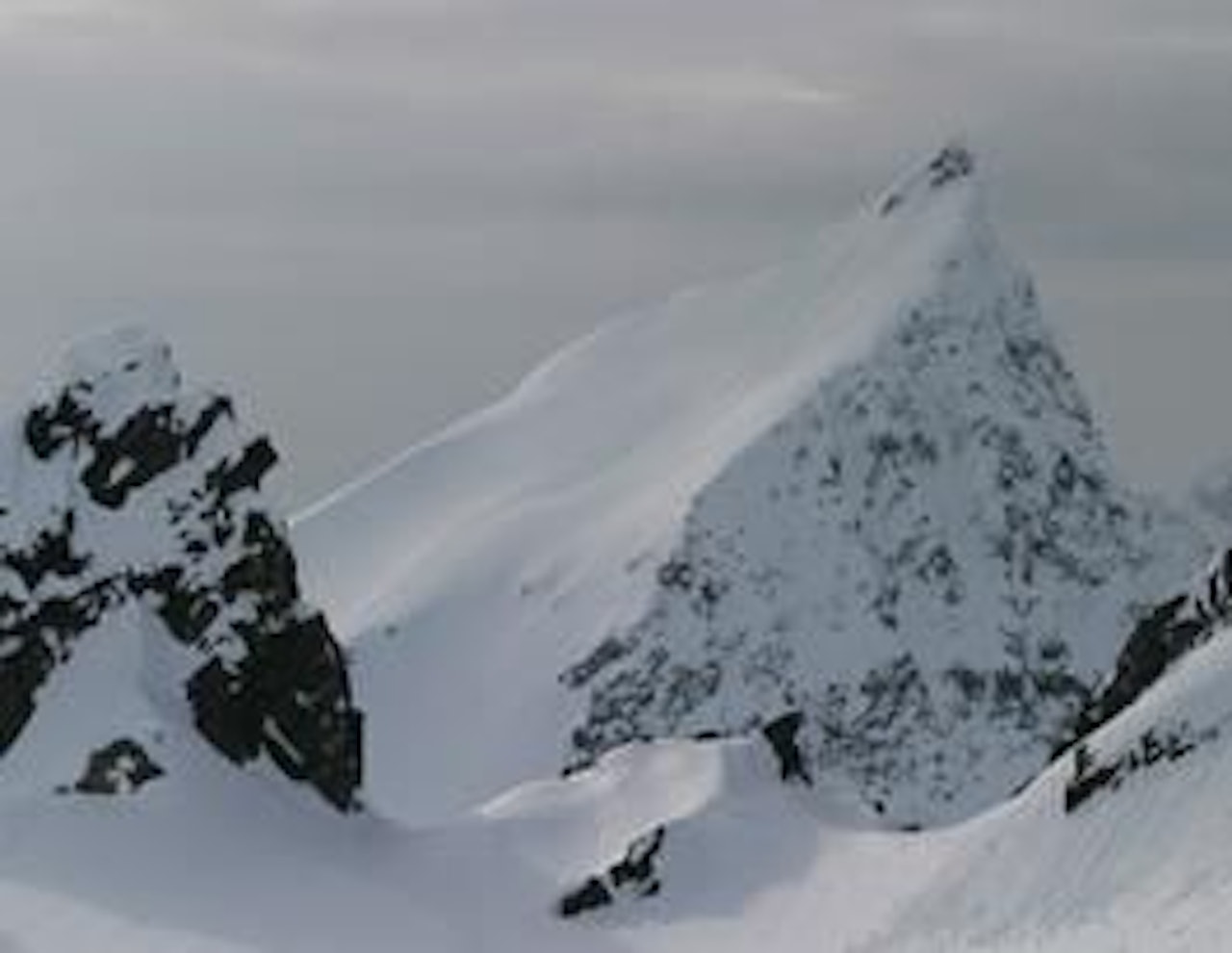 Slogen tar seg bra ut fra Brekketind også Slogen tar seg bra ut fra Brekketind også