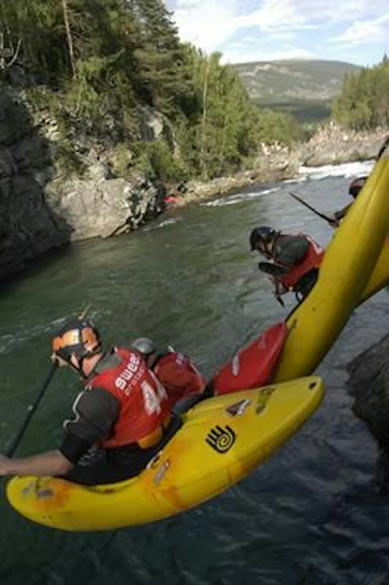 START: Seierssugne padlere ut fra start. Allan Ellard nærmest kamera. Foto: Graham Genge START: Seierssugne padlere ut fra start. Allan Ellard nærmest kamera. Foto: Graham Genge