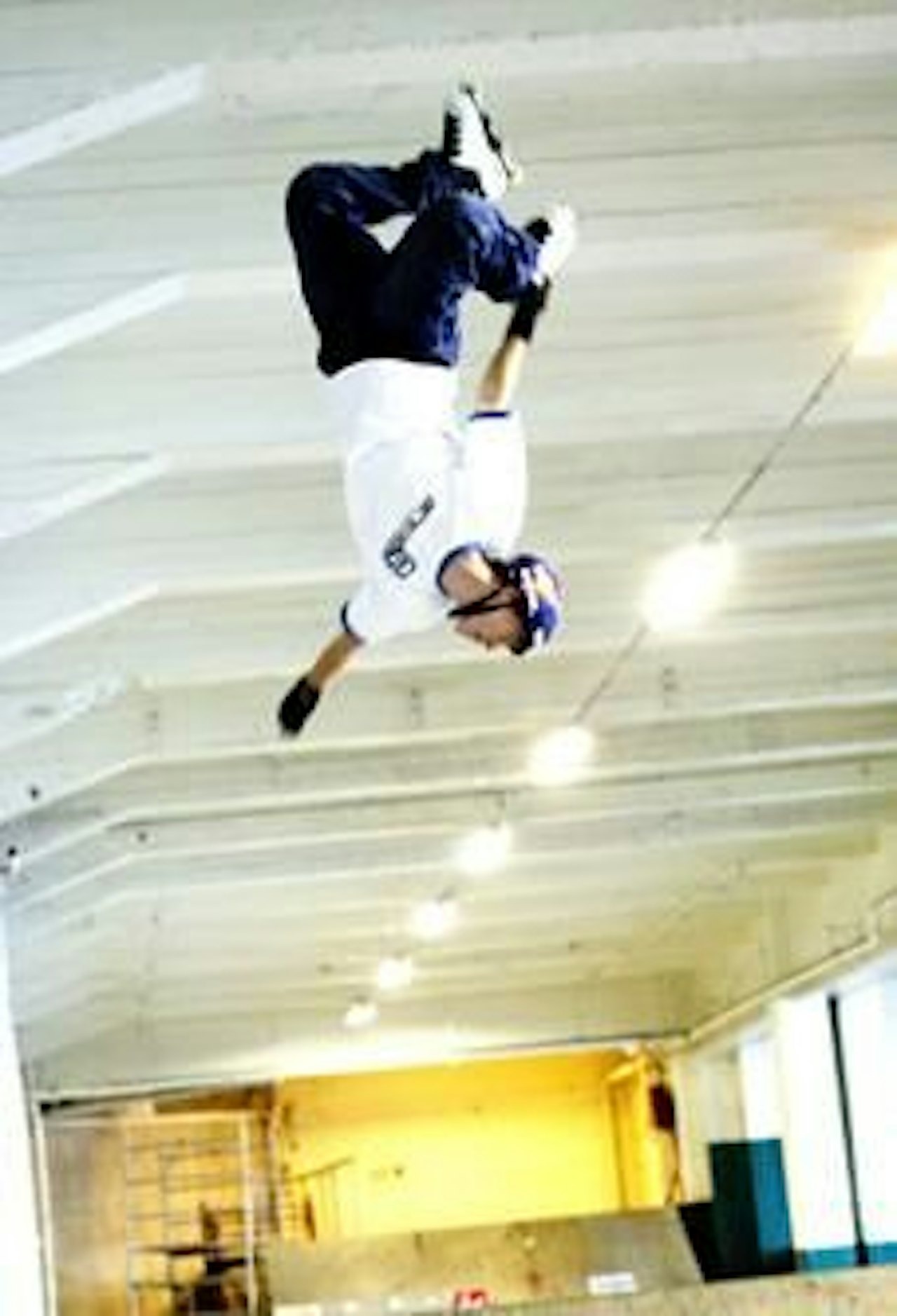 HØYT OPPE: Andre Tønsberg Bakke inviterer til Nøstedhallen. Foto: Paal Audestad HØYT OPPE: Andre Tønsberg Bakke inviterer til Nøstedhallen. Foto: Paal Audestad