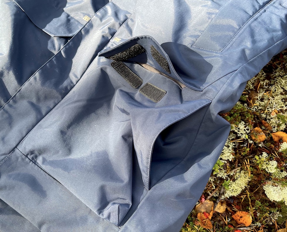 Behag: Nede er det doble lommer. De innerste, som klart er myntet på å varme hendene, har fleecefór. Helly Hansen Arctic Ocean parka doble lommer