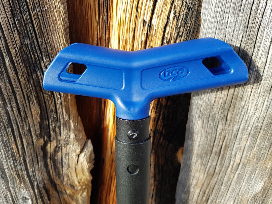 BCA Dozer 1T har asymmetrisk T-grep. skredspade test