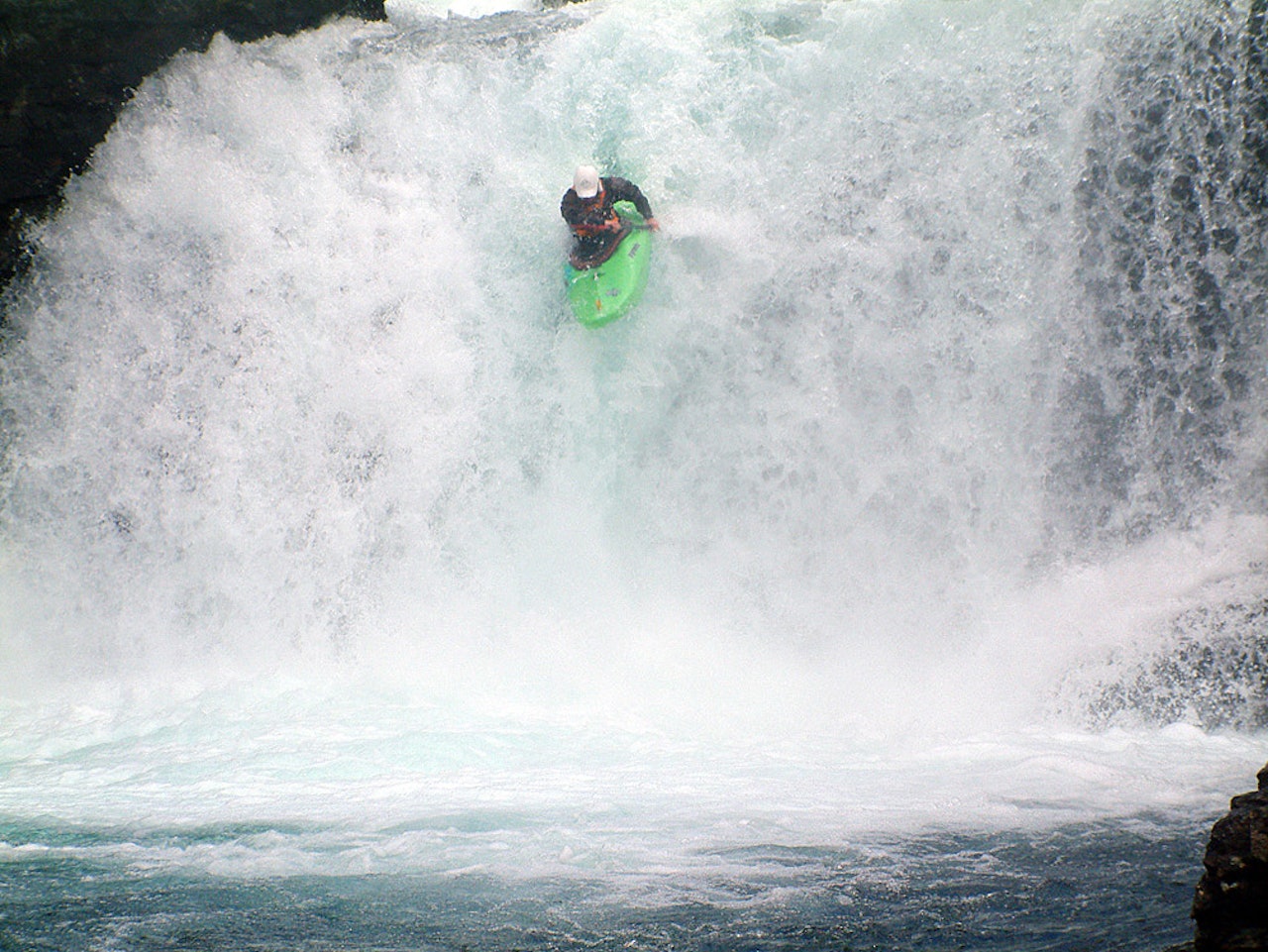 TRUET: Raundalselva er en av verdens fineste padleelver, og den er vernet mot utbygging. Nå brukes flomvern som et argument for å bygge ut elva selv om den er verna. Foto: Tore Meirik TRUET: Raundalselva er en av verdens fineste padleelver, og den er vernet mot utbygging. Nå brukes flomvern som et argument for å bygge ut elva selv om den er verna. Foto: Tore Meirik