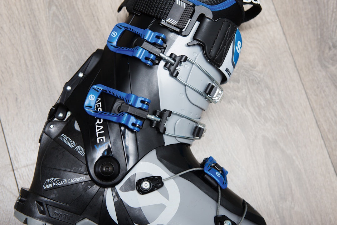 NY PLASSERING: En av de største forskjellene fra den vanlige Maestrale er plasseringen av de to øverste spennene. På XT er begge på leggen, og bidrar til stivhet, men litt dårligere feste til hælen. Bilde: Tore Meirik Scarpa-Maestrale-XT-2