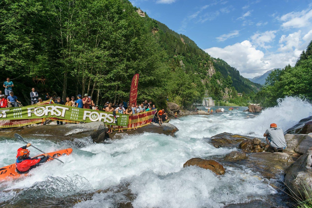 TRENING: Dag Sandvik på treningstur på veg ned stryka i Italia. Foto: Karel Harant TRENING: Dag Sandvik på treningstur på veg ned stryka i Italia. Foto: Karel Harant