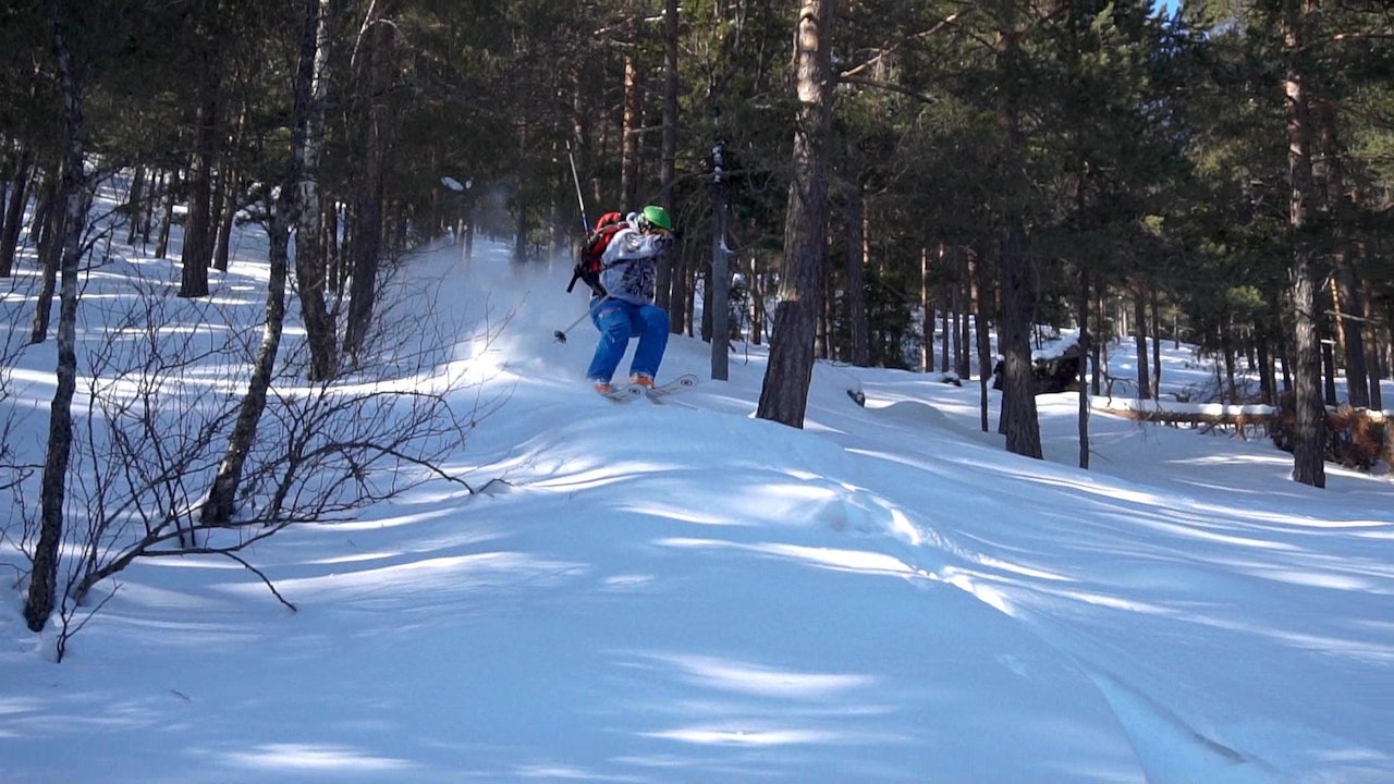 På vei ned "skyggesiden" av Krokstadkollen. På vei ned "skyggesiden" av Krokstadkollen.