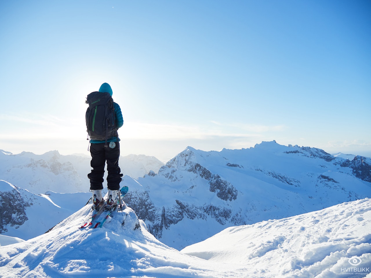 ENDELIG: Connie Veronica Lindèn nyter vakker utsikt og fin snø på Kvaløya i Troms. Foto: Timme Ellingjord ENDELIG: Connie Veronica Lindèn nyter vakker utsikt og fin snø på Kvaløya i Troms. Foto: Timme Ellingjord