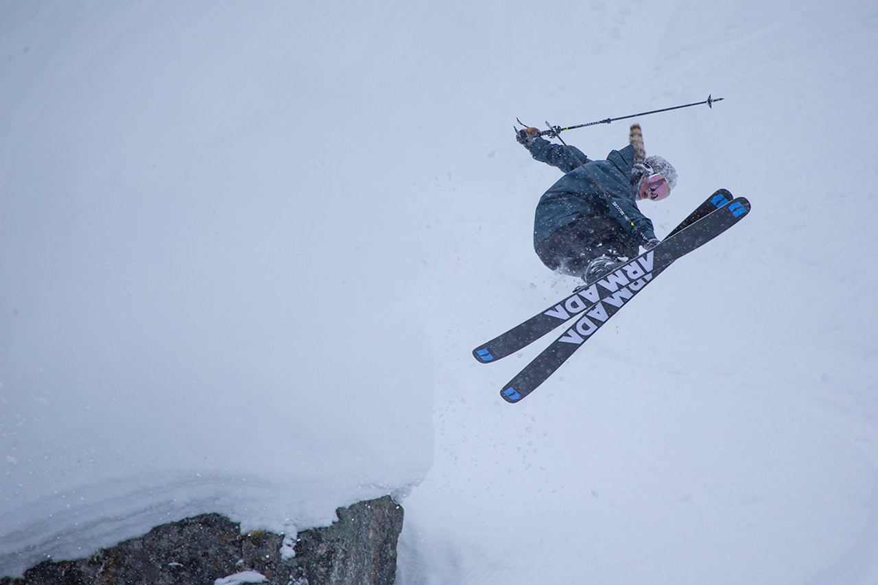 KJØPES OPP: Armada er kjøpt opp av Amer Sports. Her illustrert med Sammy Carlson. Foto: Armada KJØPES OPP: Armada er kjøpt opp av Amer Sports. Her illustrert med Sammy Carlson. Foto: Armada