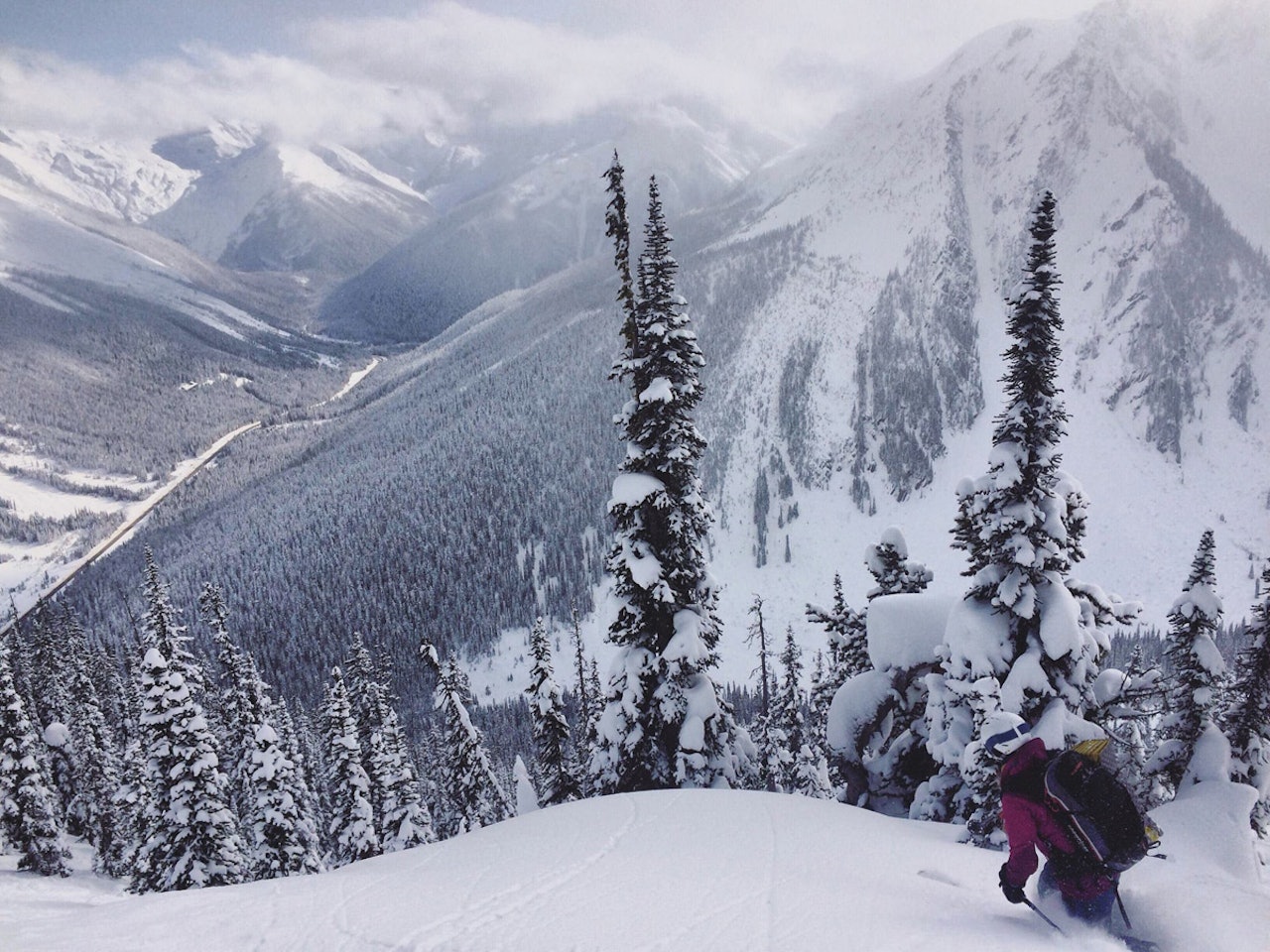 DEN MENNESKELIGE FAKTOR: Skredblogger Maria Leganger skriver om trangen til å snu vurderinger mot et ja til å kjøre. Her fra Rogers Psss i Canada. DEN MENNESKELIGE FAKTOR: Skredblogger Maria Leganger skriver om trangen til å snu vurderinger mot et ja til å kjøre. Her fra Rogers Psss i Canada.