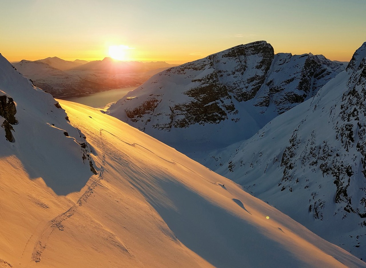 SKARE ER OGSÅ SNØ: Rapport fra et Tromsø der det ikke har snødd på 40 dager. Foto: Jørgen Haug Myhr SKARE ER OGSÅ SNØ: Rapport fra et Tromsø der det ikke har snødd på 40 dager. Foto: Jørgen Haug Myhr