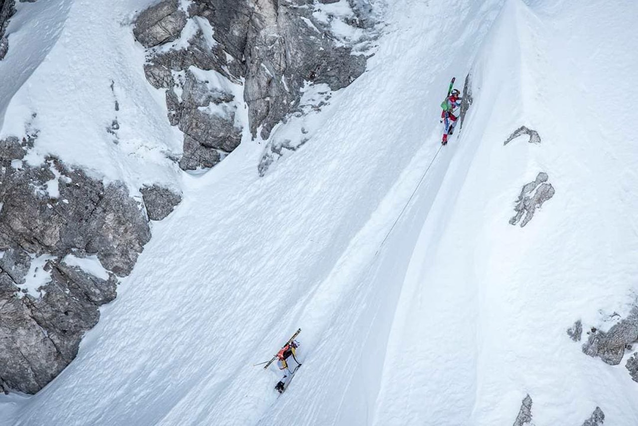 SPEKTAKULÆRT: Lars Erik Skjervheim og italienske Filippo Beccari i bratt terreng under tredagers-konkurransen i Italia.