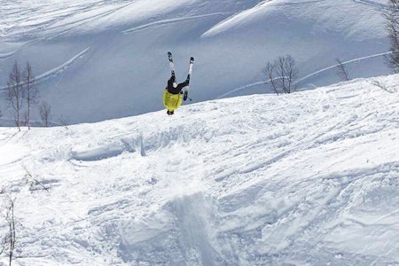 ERFAREN: Trygg Lindkjølen vet hva han skriver om når temaet er salto – som er forbudt i frikjøringskonkurranser for juniorer denne sesongen. Foto: Privat ERFAREN: Trygg Lindkjølen vet hva han skriver om når temaet er salto – som er forbudt i frikjøringskonkurranser for juniorer denne sesongen. Foto: Privat