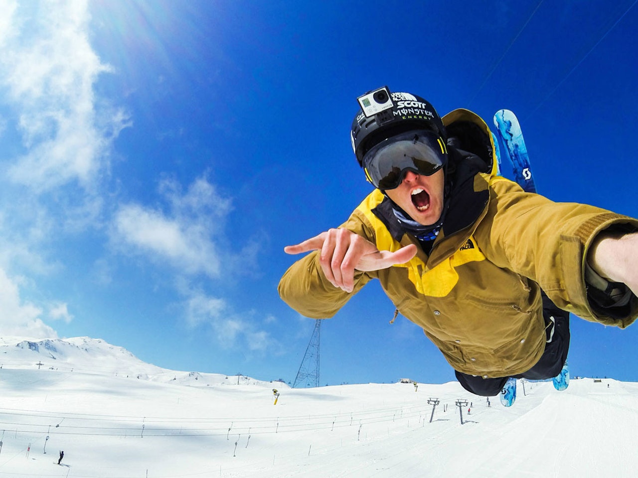 DRONE: GoPro går inn i dronemarkedet, og lanserer sitt Quadcopter allerede i 2016. Illustrasjonsfoto: Tom Wallisch DRONE: GoPro går inn i dronemarkedet, og lanserer sitt Quadcopter allerede i 2016. Illustrasjonsfoto: Tom Wallisch