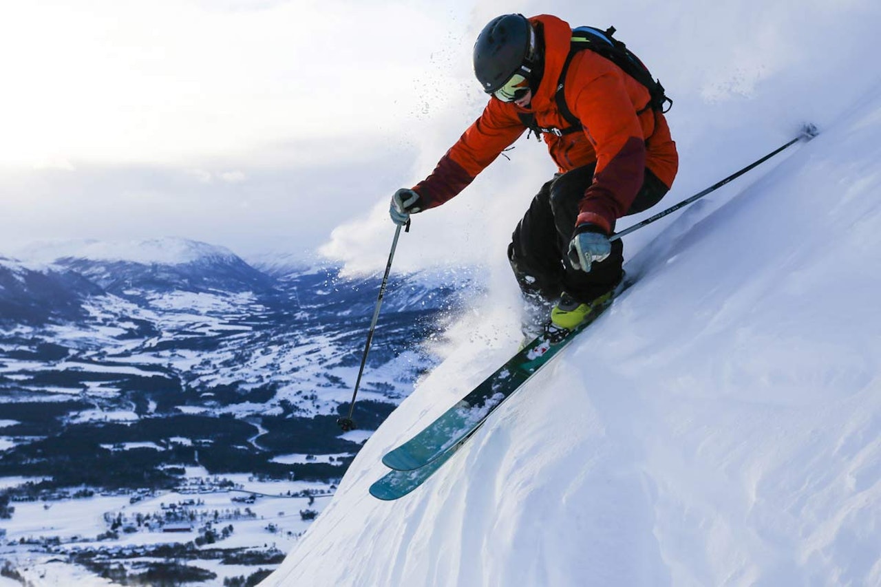 NYE SKI: KYE 110 er den mellomste av de tre 4frnt KYE-modellene som kommer neste sesong. Fri Flyts Tore Meirik fikk prøverkjøre de to bredeste i Oppdal denne uka.