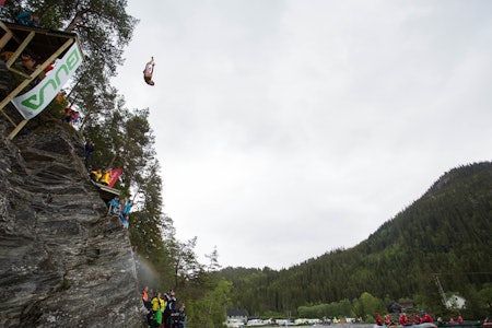 VELKOMMEN TIL VEKO: 26. juni til 3. juli er Voss snudd på hodet. Det er Ekstremsportveko og du veit du er der når noen av disse tingene skjer. Foto: Tore Meirik VELKOMMEN TIL VEKO: 26. juni til 3. juli er Voss snudd på hodet. Det er Ekstremsportveko og du veit du er der når noen av disse tingene skjer. Foto: Tore Meirik
