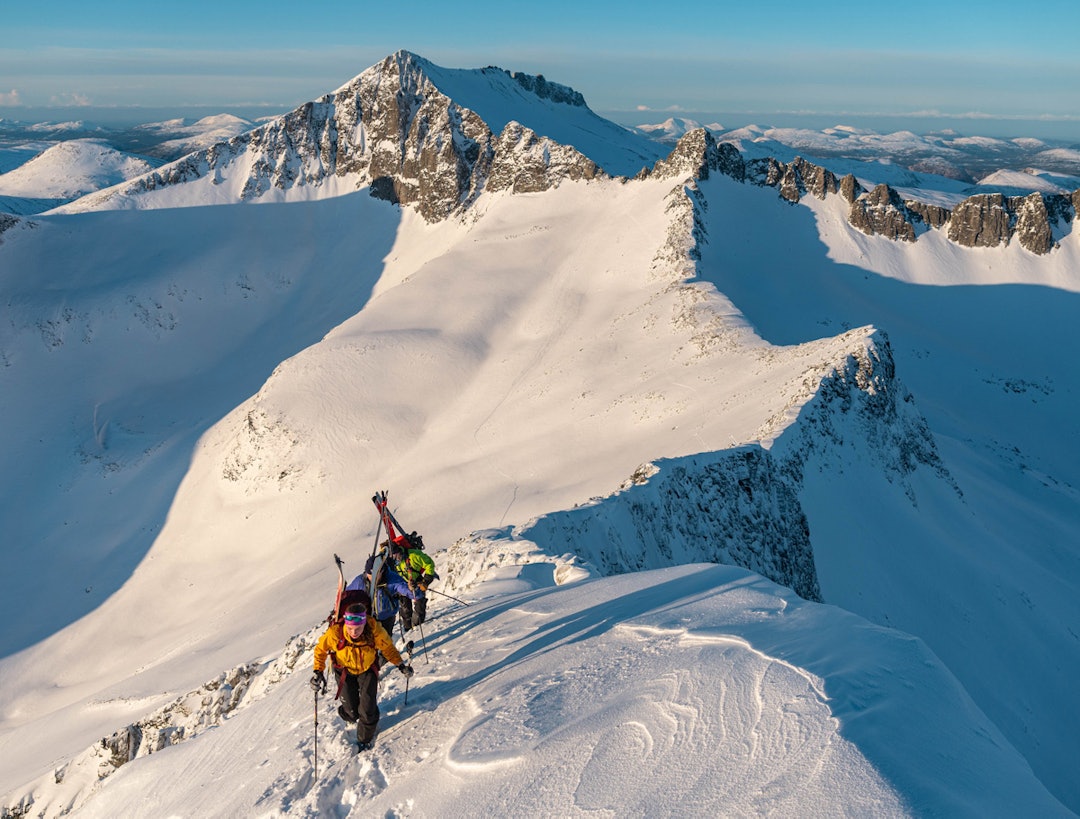 Foto: Emil Neby kirketaket Romsdal