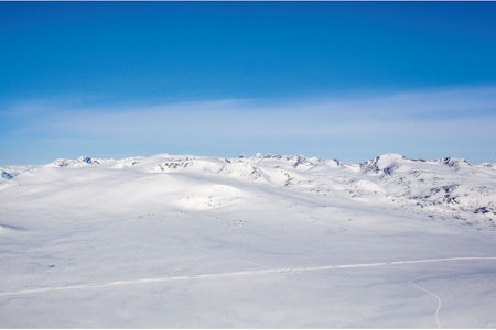 Rasletinden sett fra sør. Foto: Marte Stensland Jørgensen. / Trygg topptur Rasletinden sett fra sør. Foto: Marte Stensland Jørgensen. / Trygg topptur