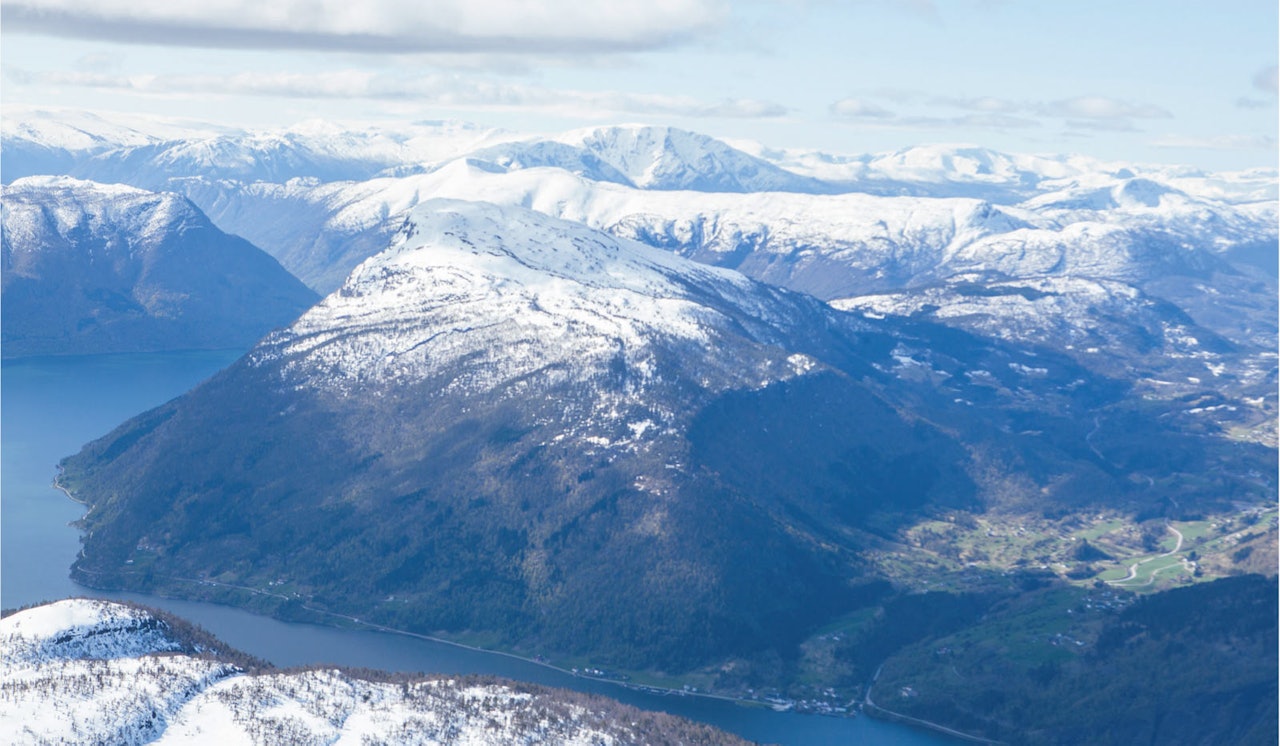 Molden sett fra vest. Foto: Espen Schive. / Trygge toppturer. Molden sett fra vest. Foto: Espen Schive. / Trygge toppturer.
