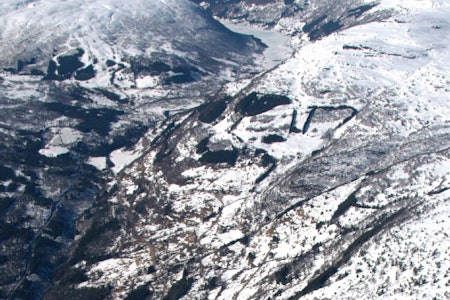 Tylderingen frå sør. / Toppturar i Sogn. Tylderingen frå sør. / Toppturar i Sogn.