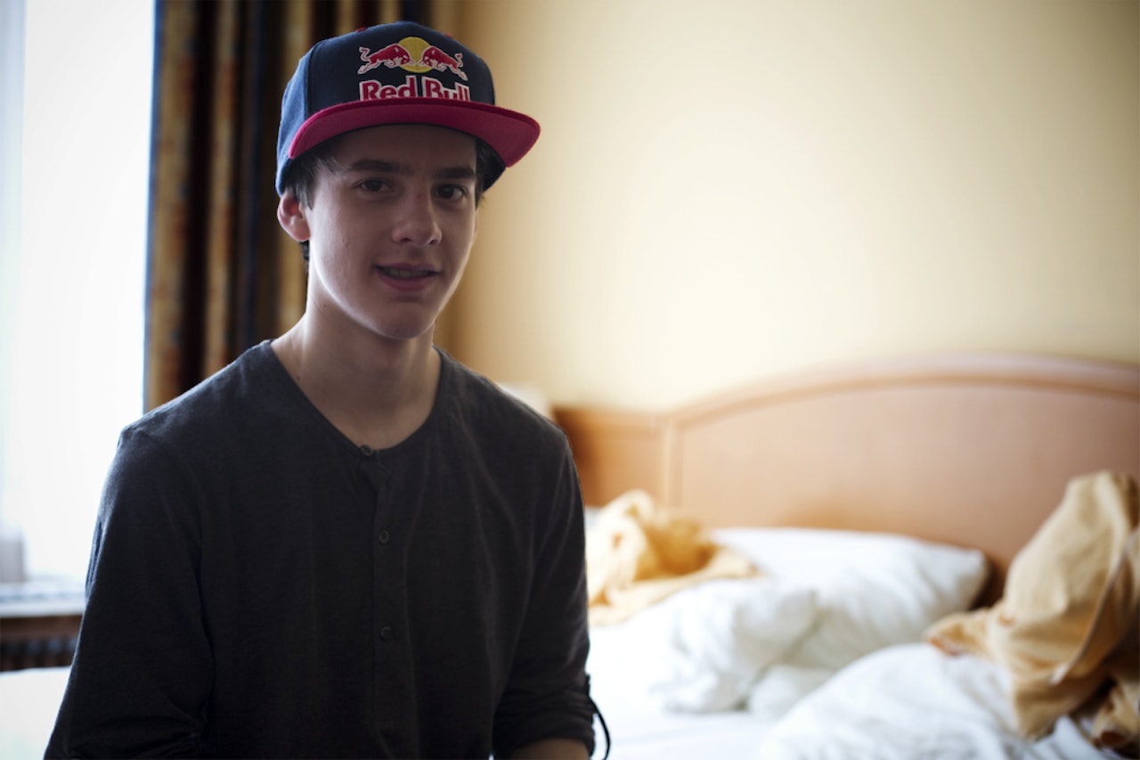 NY SPONSOR: Denne karen har sikra seg eksklusiv sponsorkontrakt med RedBull. Foto: Andreas Løve Storm Fausko NY SPONSOR: Denne karen har sikra seg eksklusiv sponsorkontrakt med RedBull. Foto: Andreas Løve Storm Fausko