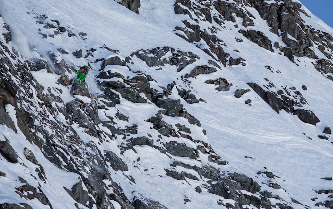 SVÆRING: Dette er Aurelien Ducroz i aksjon på Hollywoodklippa på Bec de Rosses i Verbier, selveste høydepunktet i den drøyeste konkurranseface´n på FWT-programmet. Hollywood er rundt 10 meter. Foto: Jeremy Bernard SVÆRING: Dette er Aurelien Ducroz i aksjon på Hollywoodklippa på Bec de Rosses i Verbier, selveste høydepunktet i den drøyeste konkurranseface´n på FWT-programmet. Hollywood er rundt 10 meter. Foto: Jeremy Bernard
