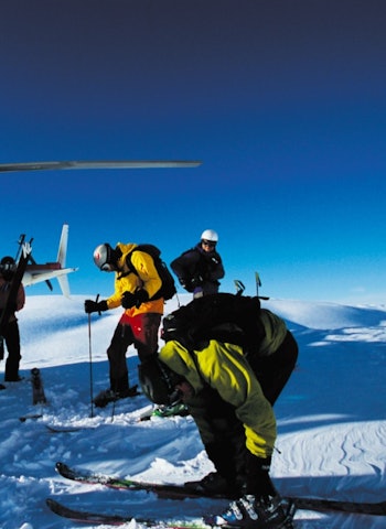 SJELDEN FUGL:  Heliskiing er ikke mulig i Norge, men populært i Antarktis og en del andre land. Arkivfoto: Endre Løvaas heliskiing